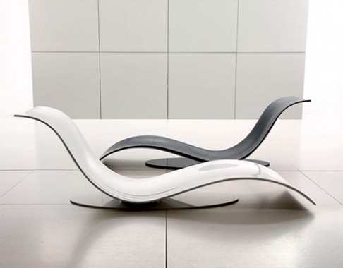 minimalist-lounge-chair-desiree-eli-fly-3