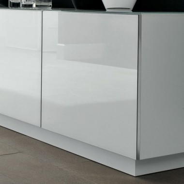 500x500_fitbox-ci_futura_sideboard_white_close